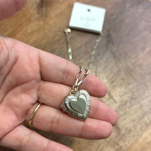 NWT J.Crew Heart Locket Necklace Gold - Picture 3 of 4